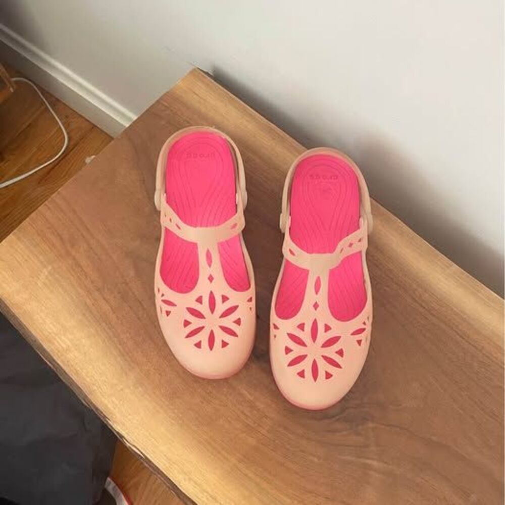Crocs Women's Pink Isabella Clog Sandal Size 7 Comfort Shoe